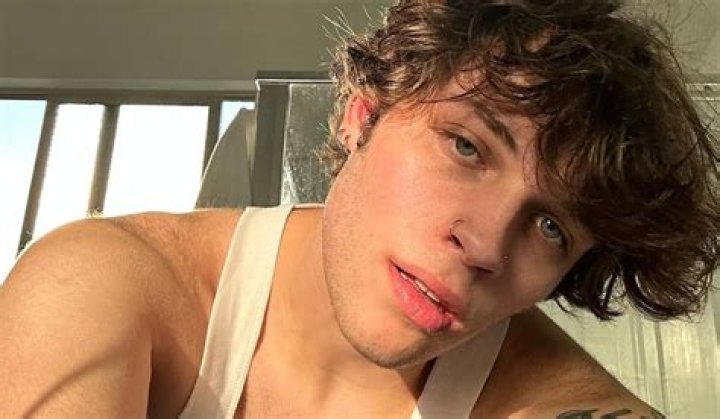 Is Nick Sturniolo Gay? Age, Height, Net Worth