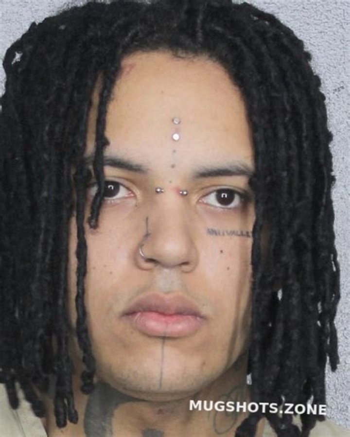 
Is Poorstacy Aka Carlito Junior Milfort Arrested In Boca Raton? Mugshot Photos On Twitter 