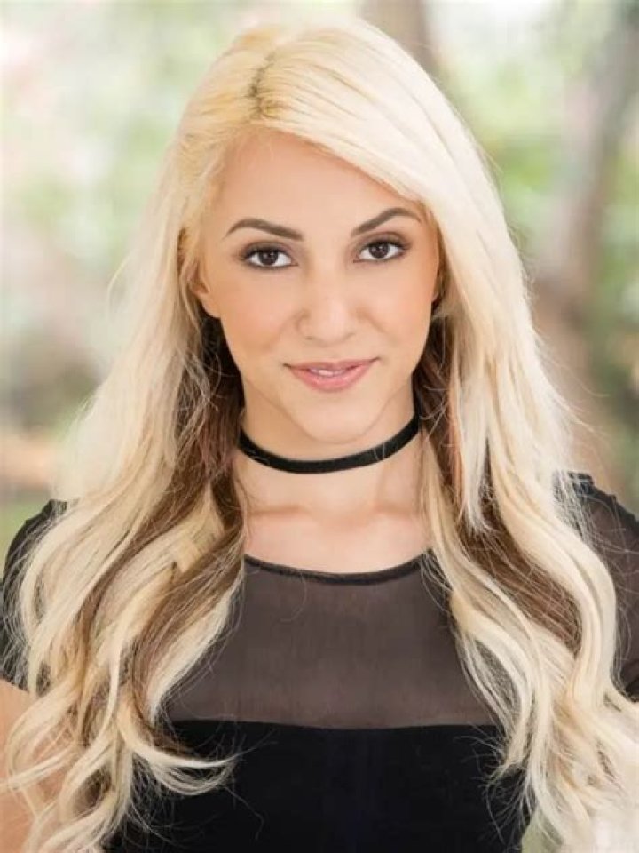 Madi Hime Height, Weight, Net Worth, Age, Birthday, Wikipedia, Who, Instagram, Biography