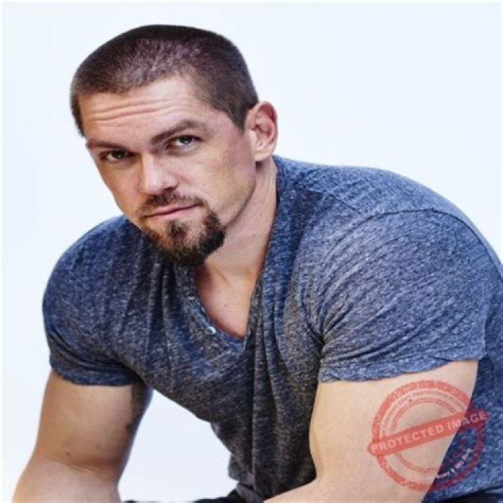 
Robbie Beran Height, Weight, Net Worth, Age, Birthday, Wikipedia, Who, Nationality, Biography 