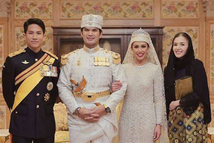 
Zahid Hamidi | Wife Hamidah Khamis | Family And Net Worth 